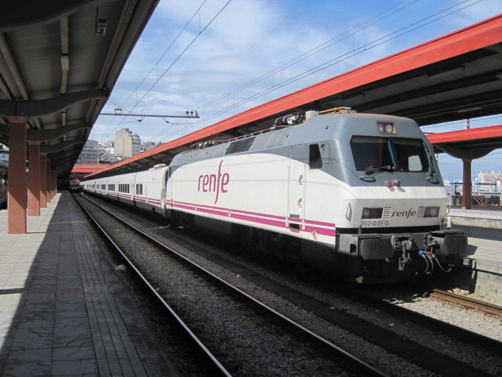 Trenhotel - Der Nachtzug der spanischen Eisenbahn RENFE (Von MASM - Eigenes Werk, GFDL, https://commons.wikimedia.org/w/index.php?curid=10301721)