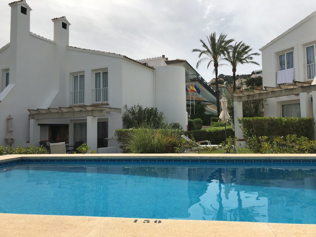 Hotel La Pérgola - Villa am Pool