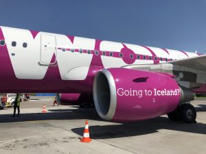 WOW AIR Maschine in Schönefeld